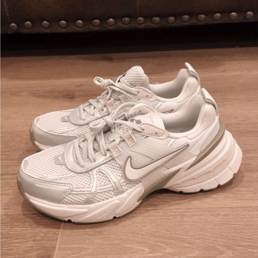 NIKE V2K Run Women’s Shoes